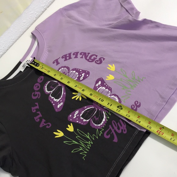 Messy Bun brand Just Chillin Ladies Crop-T - Picture 5 of 6